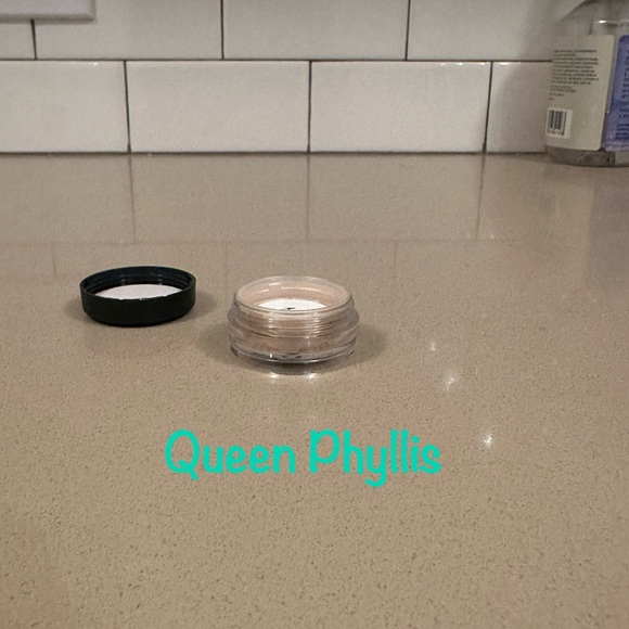 BAREMINERALS LOOSE MINERAL EYE COLOR - Picture 3 of 13